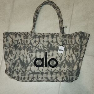 ALO Yoga Black and Gray Patterned Tote Bag